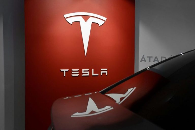Tesla’s Share of US EV Market Dips Below 50 Percent for First Time