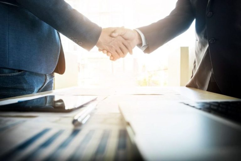 EU and Serbia Sign Lithium Deal to Bolster EV Supply Chain