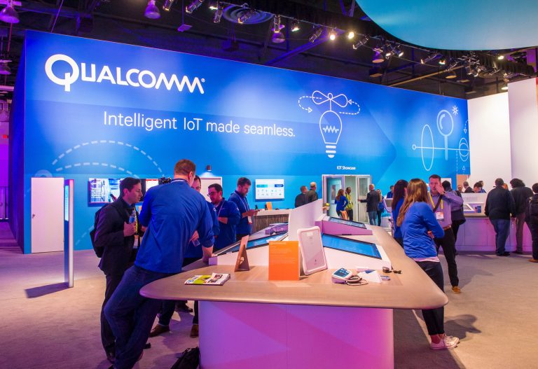 Qualcomm stock price analysis: technicals point to a big dive
