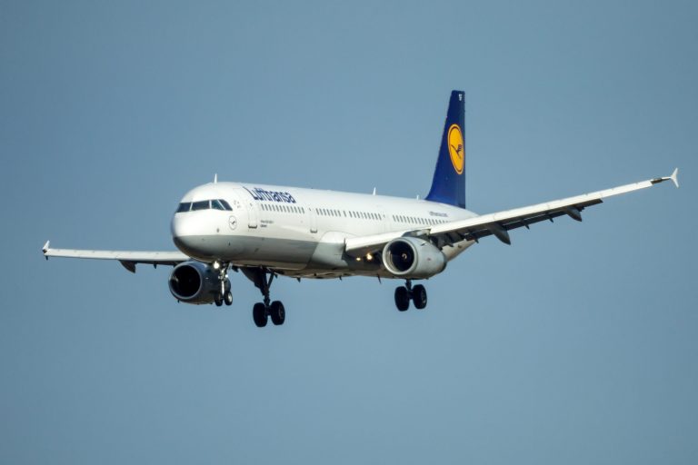 Lufthansa hit with record $4M fine after barring 128 Jewish passengers from flight