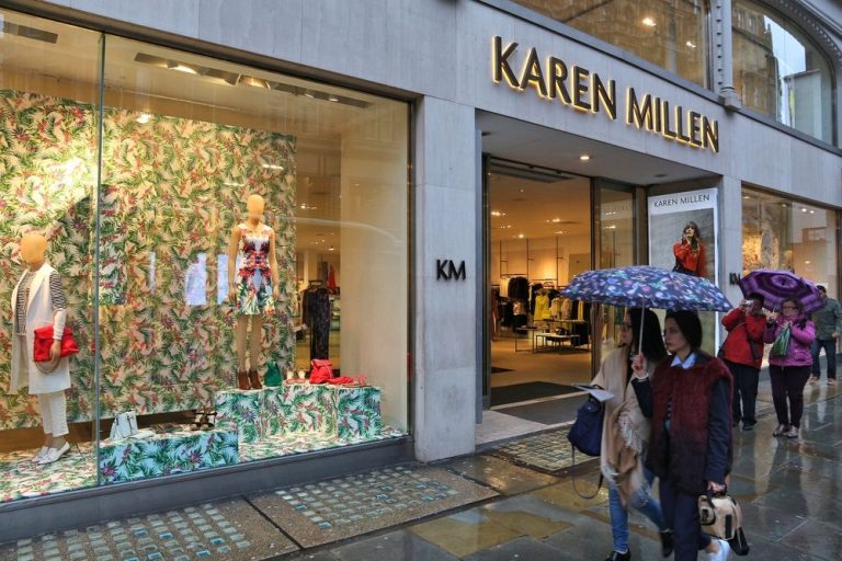 Boohoo share price is still lagging: time to buy or stay away?