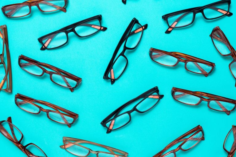 Warby Parker stock price crashes to key support: buy the dip?