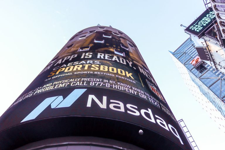 Wall Street legend says US stocks are in a bubble: 3 Nasdaq 100 shares to sell