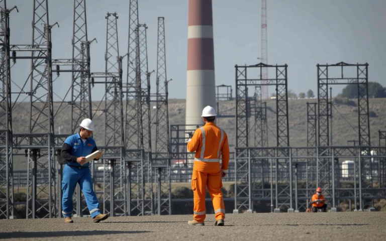 Alcoa sees strong order book but faces uncertainty amid tariffs, power outage