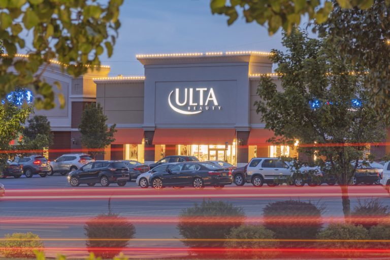 Ulta Beauty stock pattern points to $600 as earnings rise