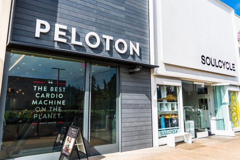 Peloton stock forms a risky pattern as insiders sell, short interest rises