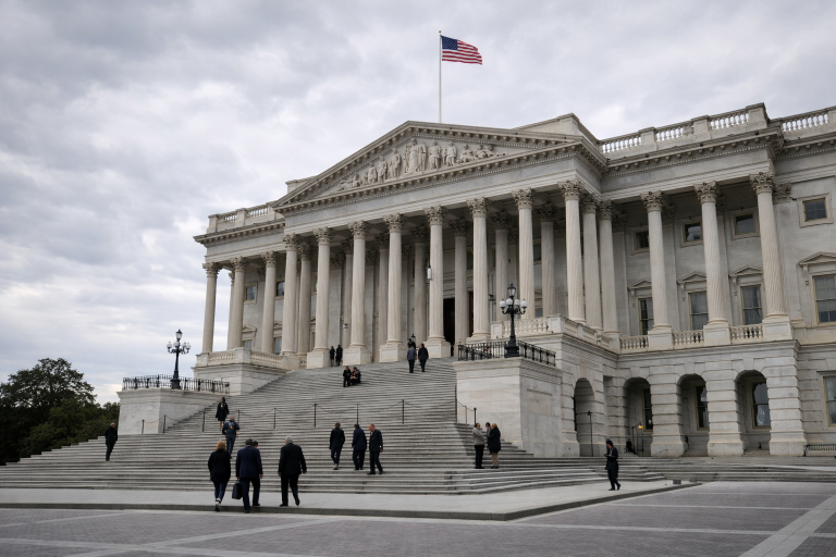 US Senate advances housing reform bill with digital dollar ban