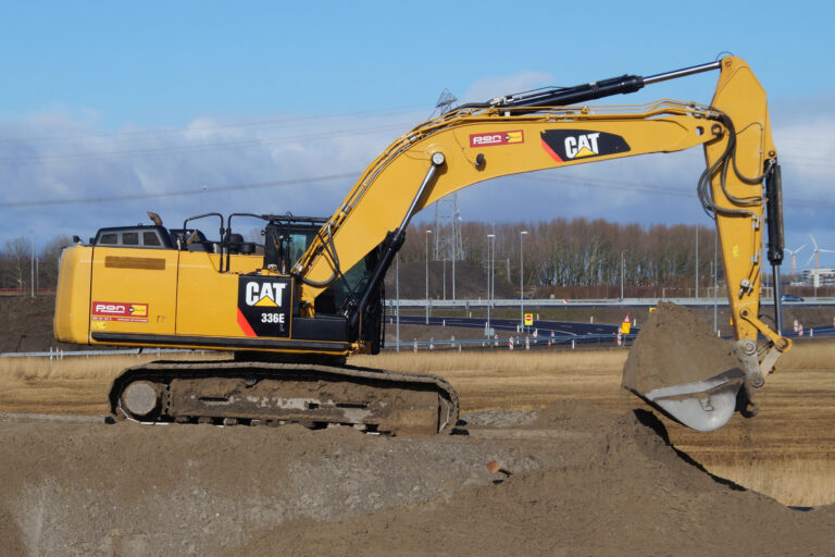Caterpillar stock drops below key support as Citi, Truist slashes target